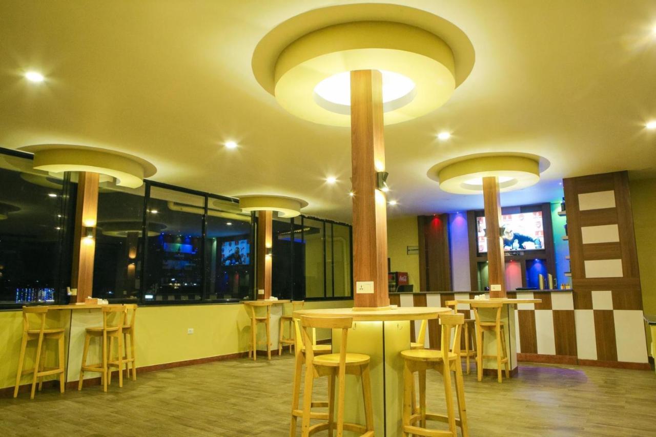 Om Gaura Hotel Pokhara Eksteriør billede