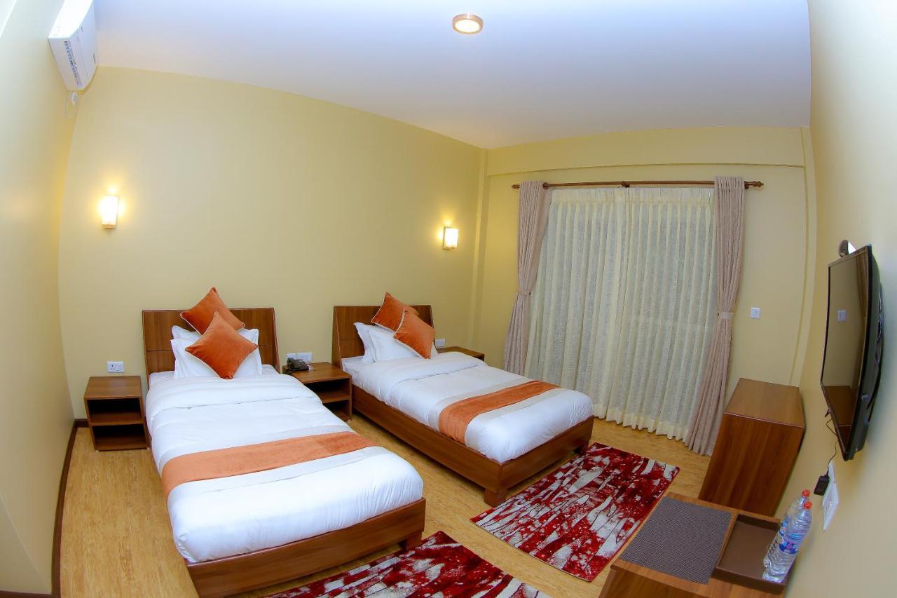 Om Gaura Hotel Pokhara Eksteriør billede