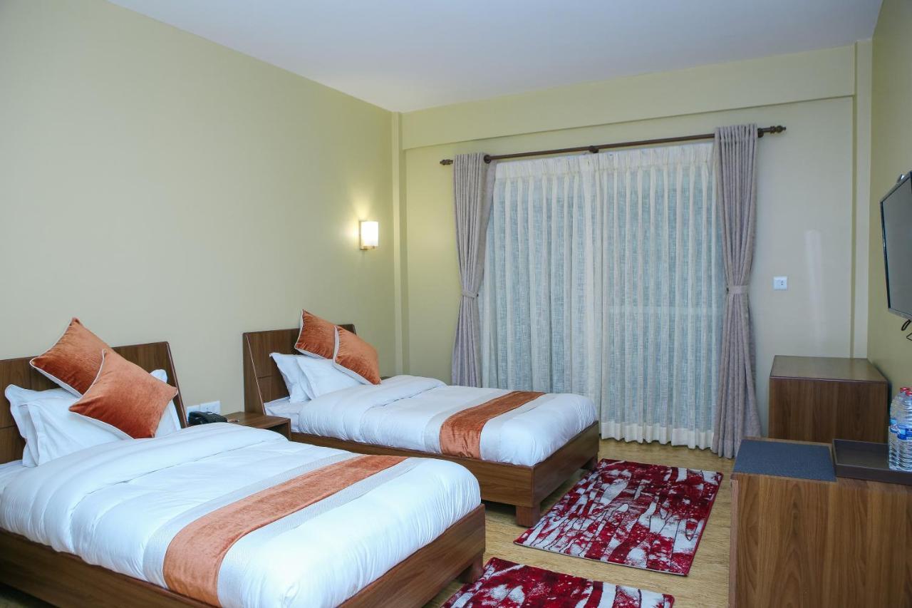 Om Gaura Hotel Pokhara Eksteriør billede