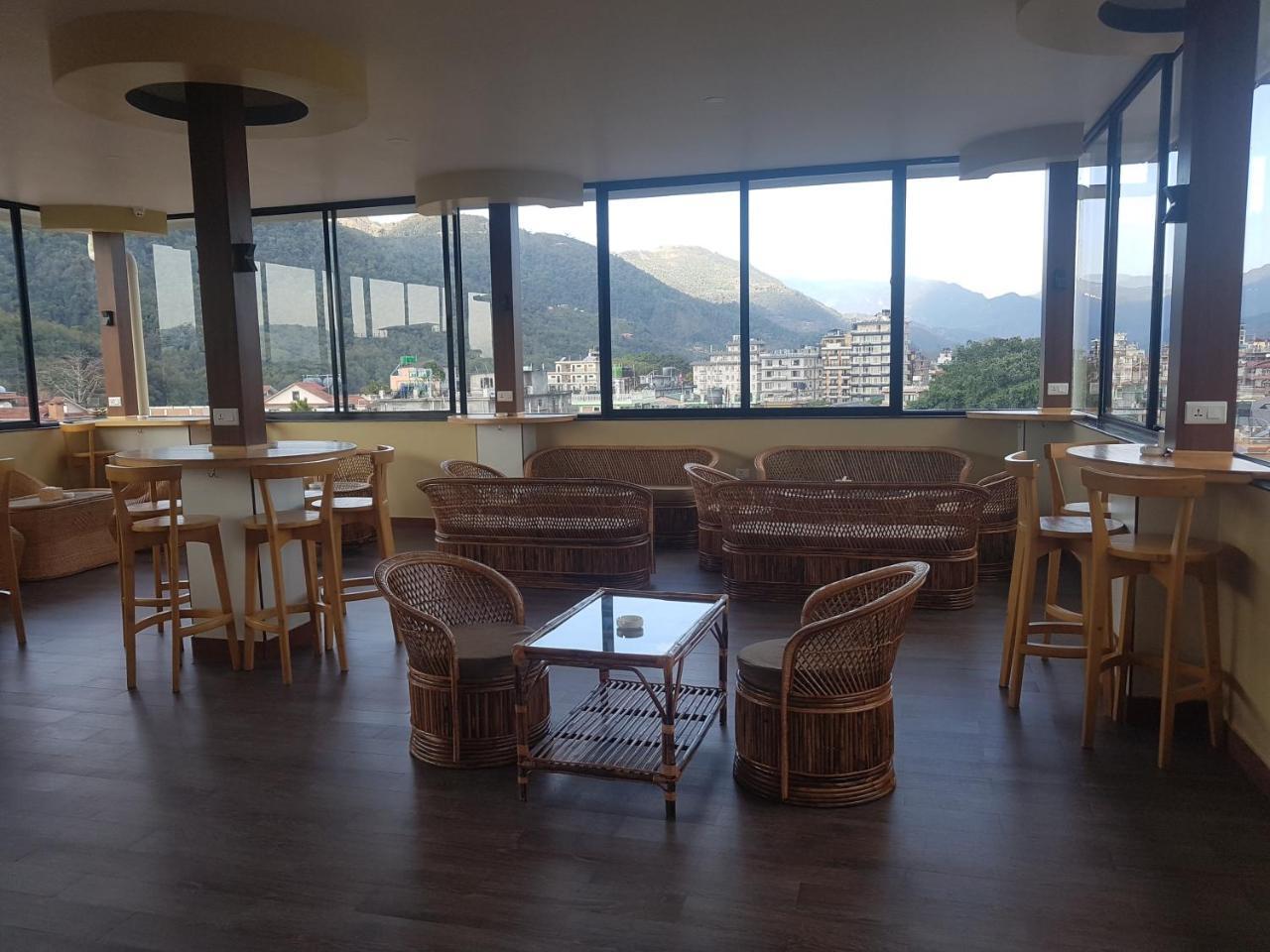 Om Gaura Hotel Pokhara Eksteriør billede