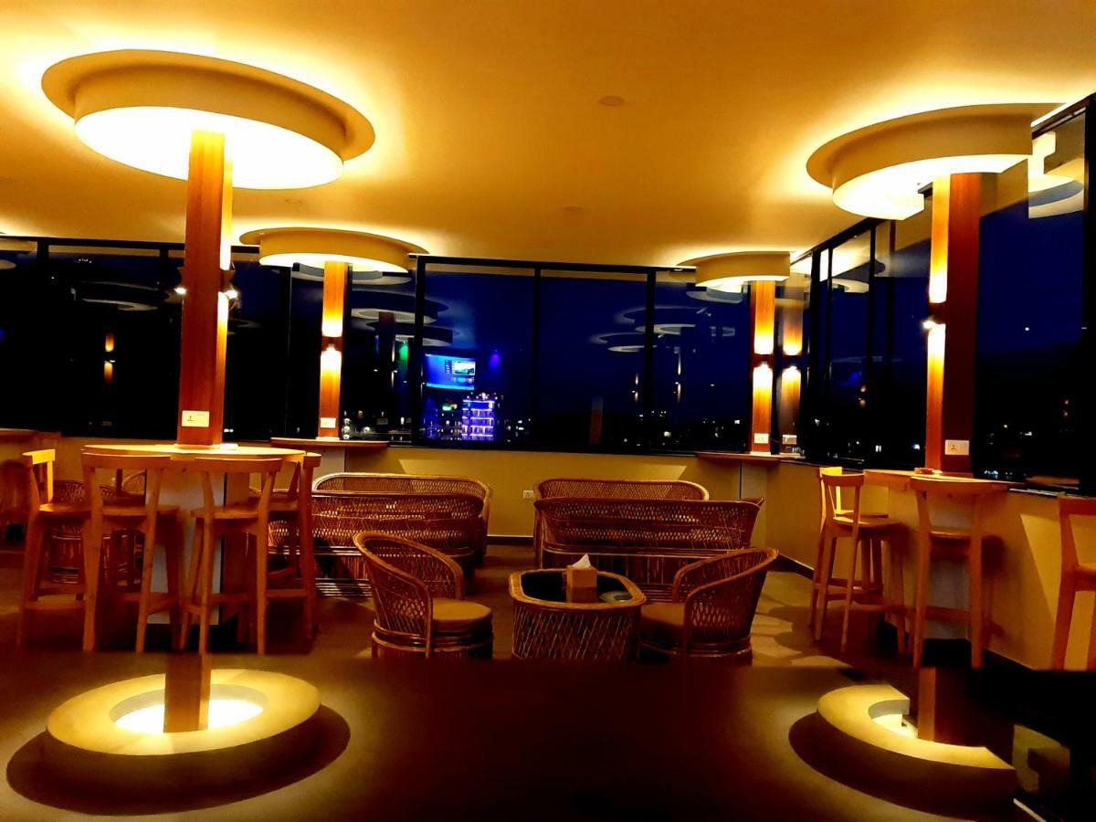 Om Gaura Hotel Pokhara Eksteriør billede